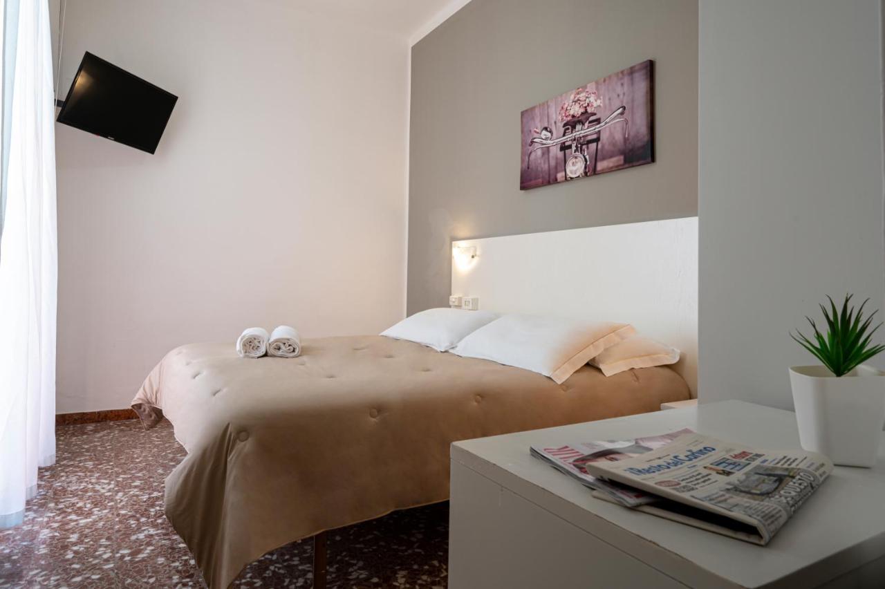 Amadei Hotel Blumen Pesaro Extérieur photo