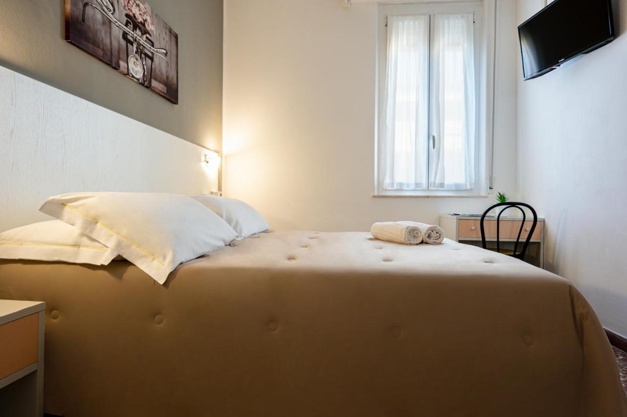 Amadei Hotel Blumen Pesaro Extérieur photo