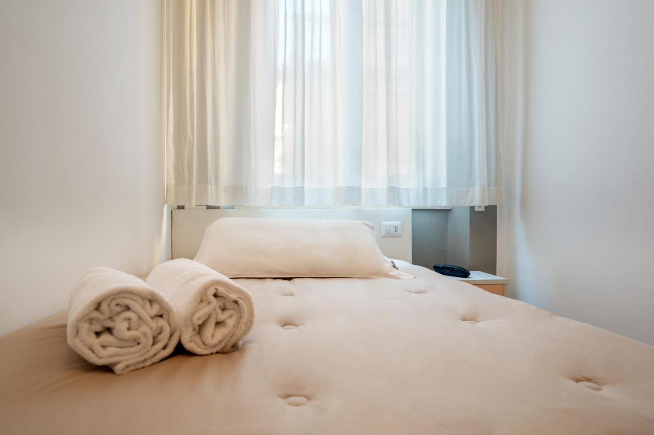 Amadei Hotel Blumen Pesaro Extérieur photo