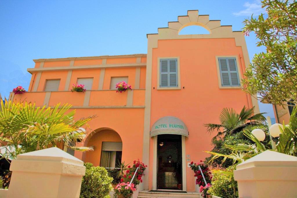 Amadei Hotel Blumen Pesaro Extérieur photo